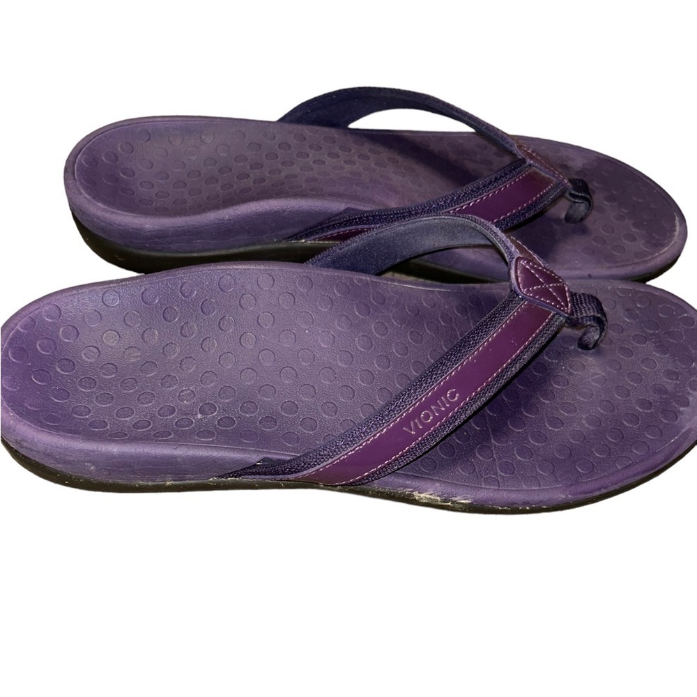 VIONIC Tide perf  purple Sandals flip flops size 10 beach pool wear vacation